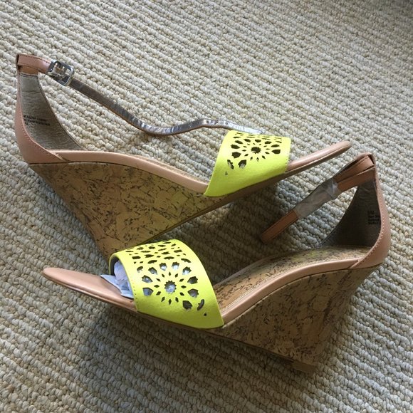 LOFT Adelina Neon Lime Perforated Wedge New In Box - Picture 3 of 12